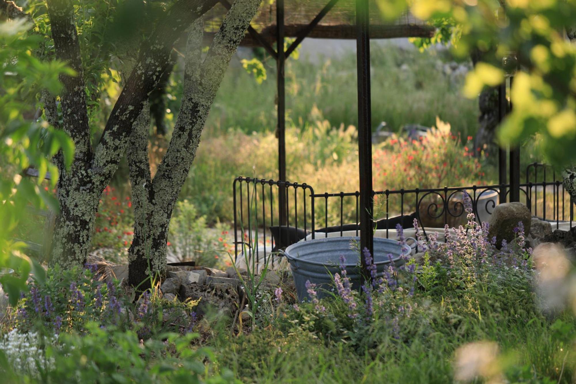La Gourmandine Hotel Courry Bagian luar foto